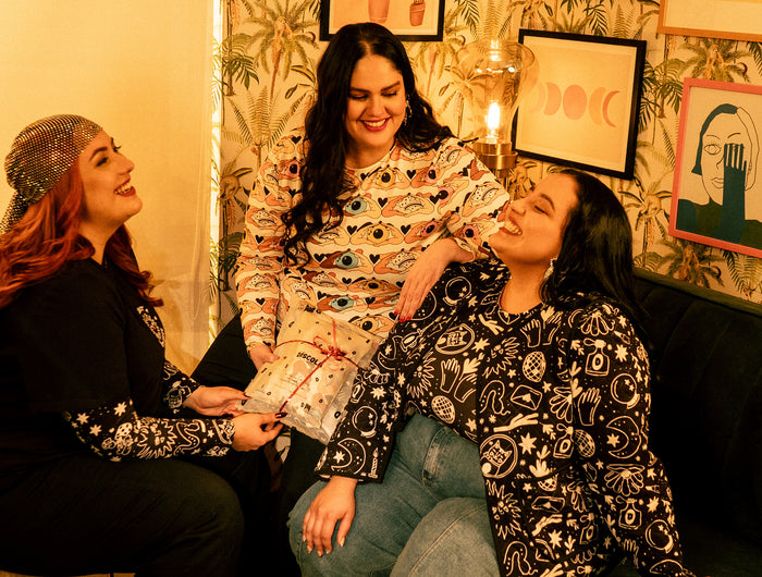 <h2>Lo más bonito pasa</h2>